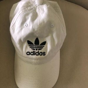 Whit Adidas Originals Hat